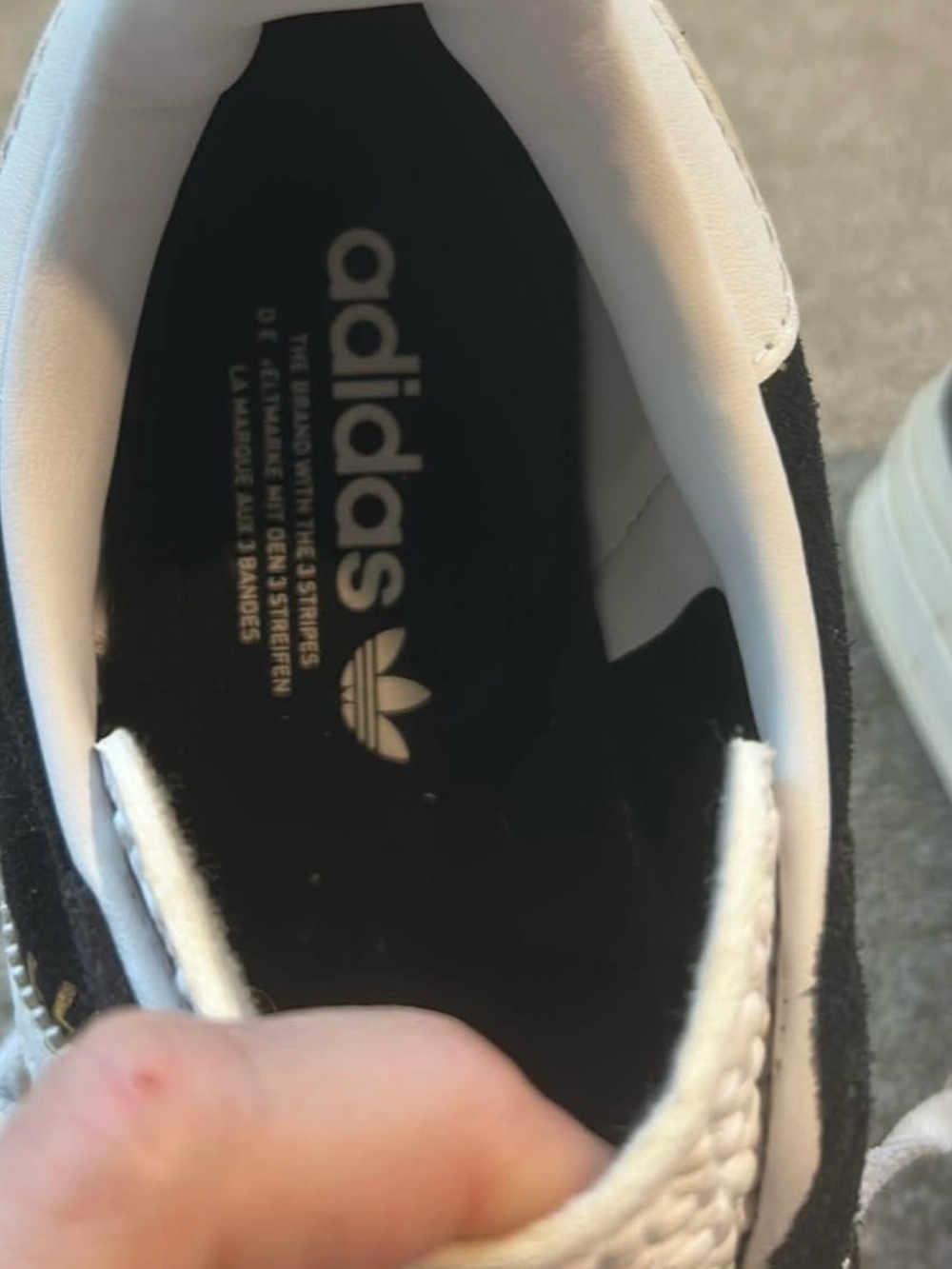 Adidas women Gazelle
size 7.5